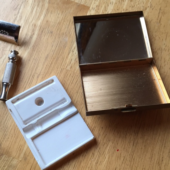 Vintage Gillette double edge razor J4 short handle travel kit mirror brass case - Picture 15 of 16